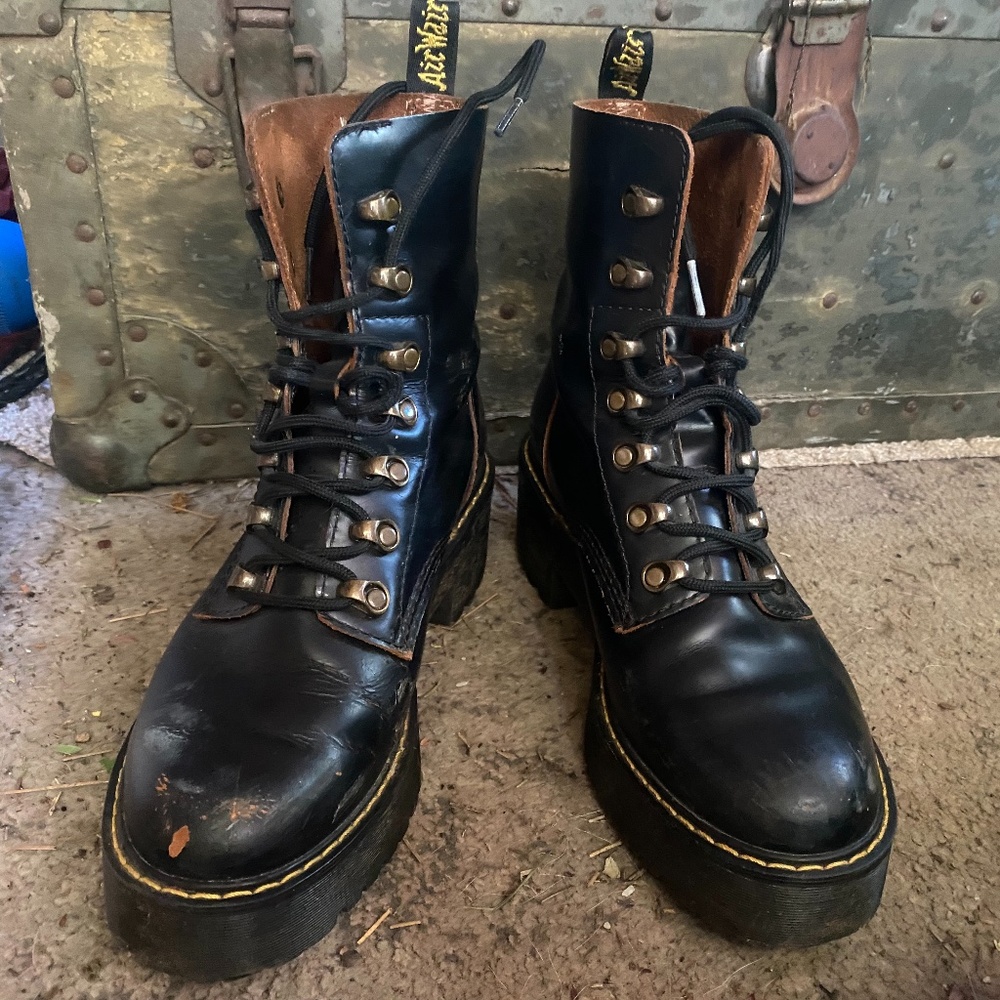 Doc Marten Leona